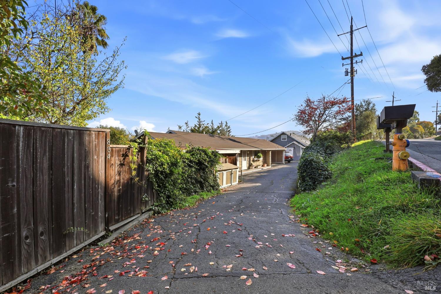 Detail Gallery Image 33 of 33 For 834 Meadowsweet Dr, Corte Madera,  CA 94925 - 3 Beds | 3 Baths