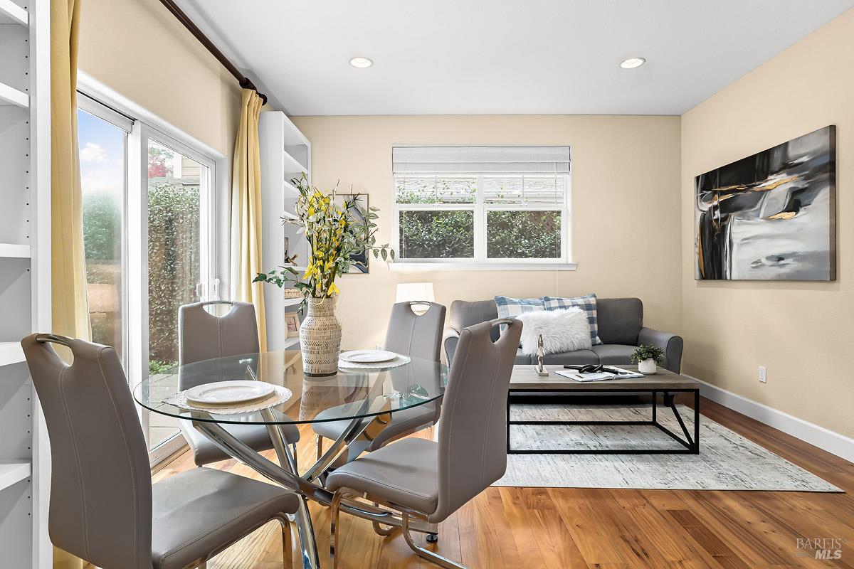 Detail Gallery Image 9 of 23 For 960 1st St, Sonoma,  CA 95476 - 3 Beds | 2/1 Baths