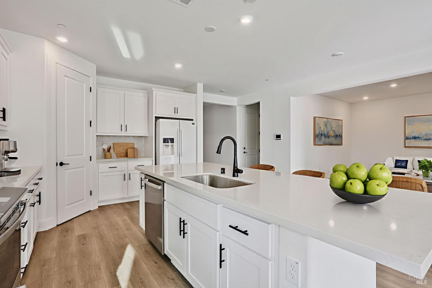 Detail Gallery Image 7 of 35 For 519 Leveler Dr, Vacaville,  CA 95687 - 4 Beds | 3 Baths