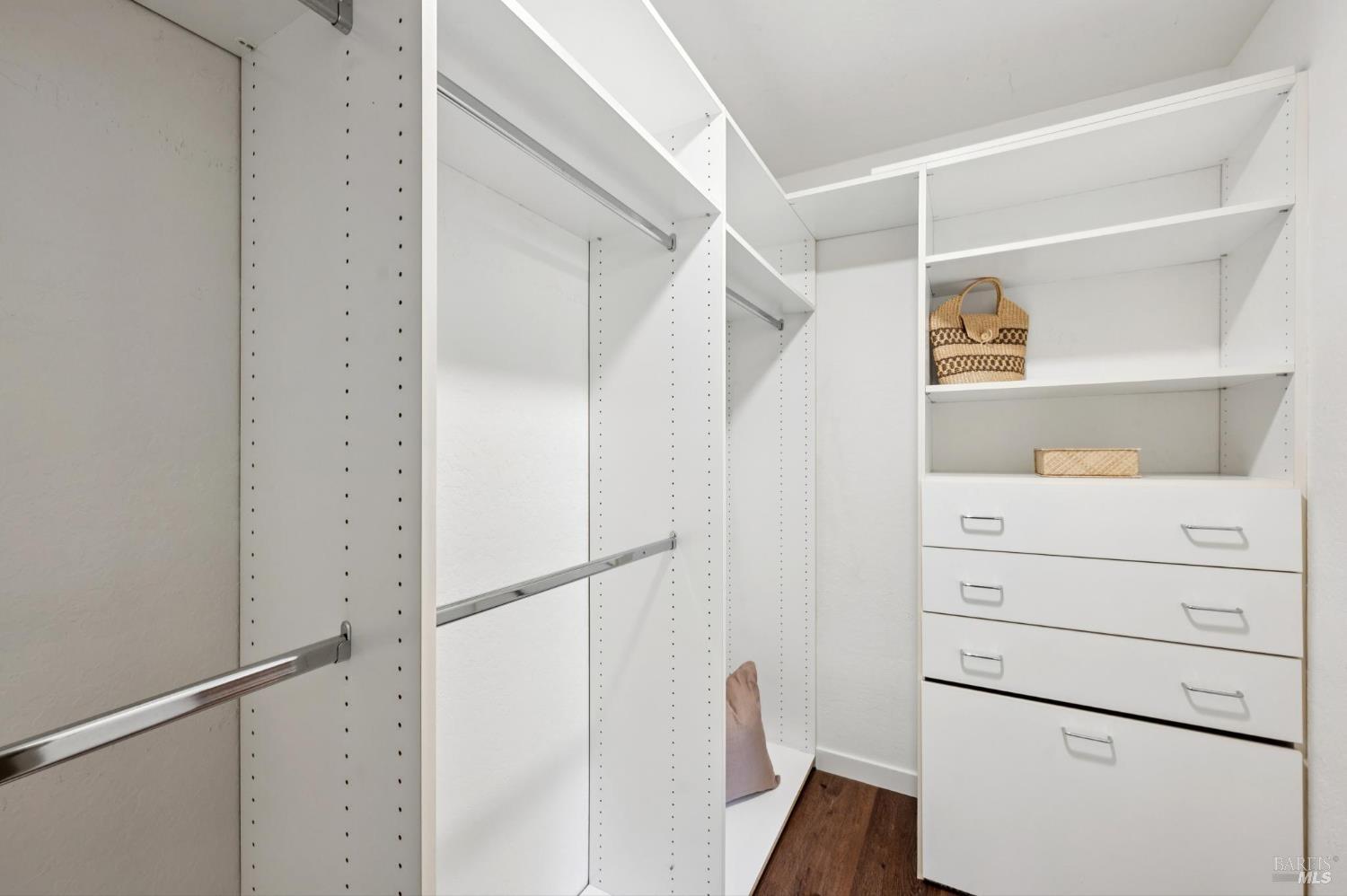 Detail Gallery Image 20 of 30 For 310 Larkspur Plaza Dr, Larkspur,  CA 94939 - 2 Beds | 1 Baths