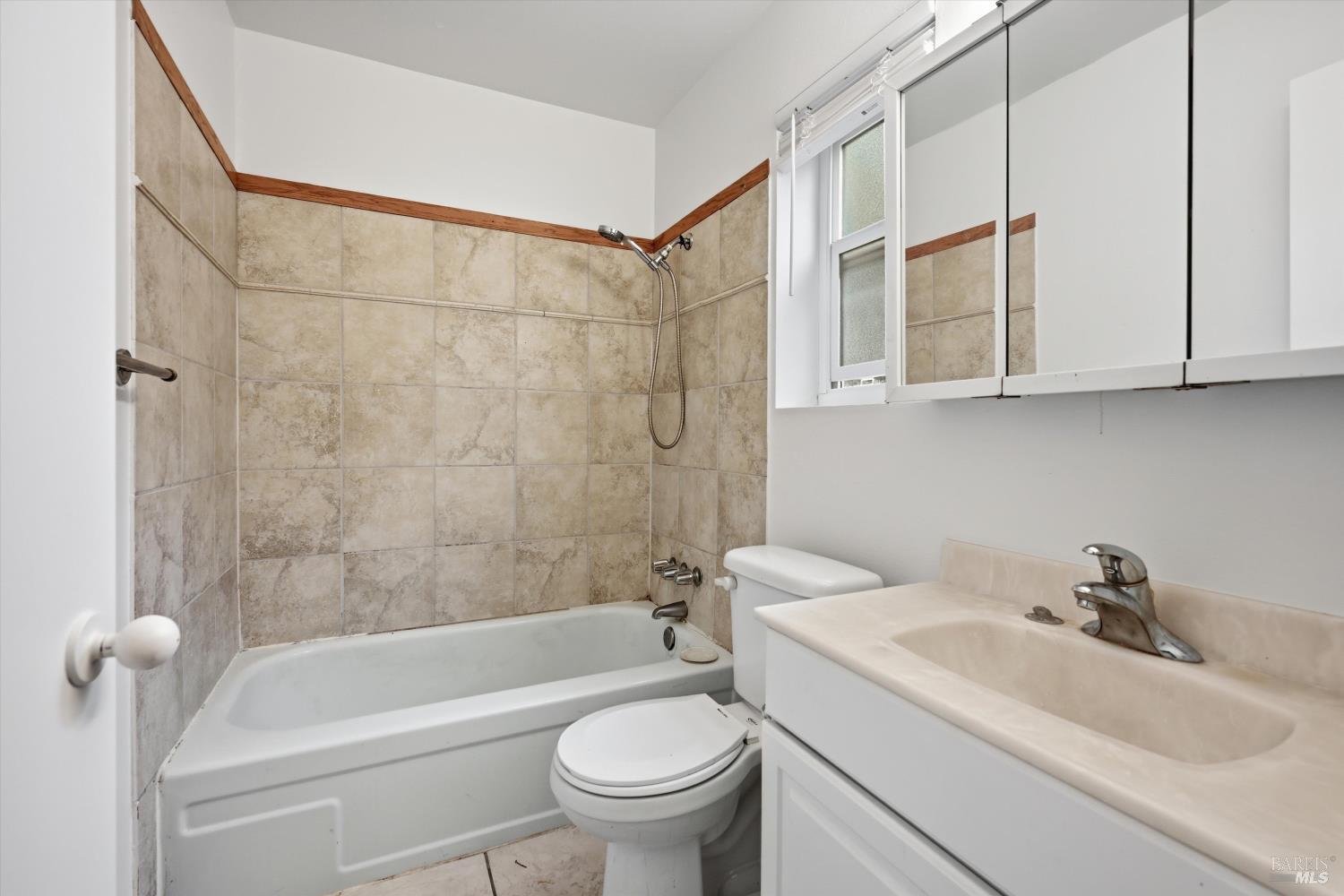 Detail Gallery Image 8 of 27 For 1213 Fair Oaks Ave, Santa Rosa,  CA 95404 - – Beds | – Baths