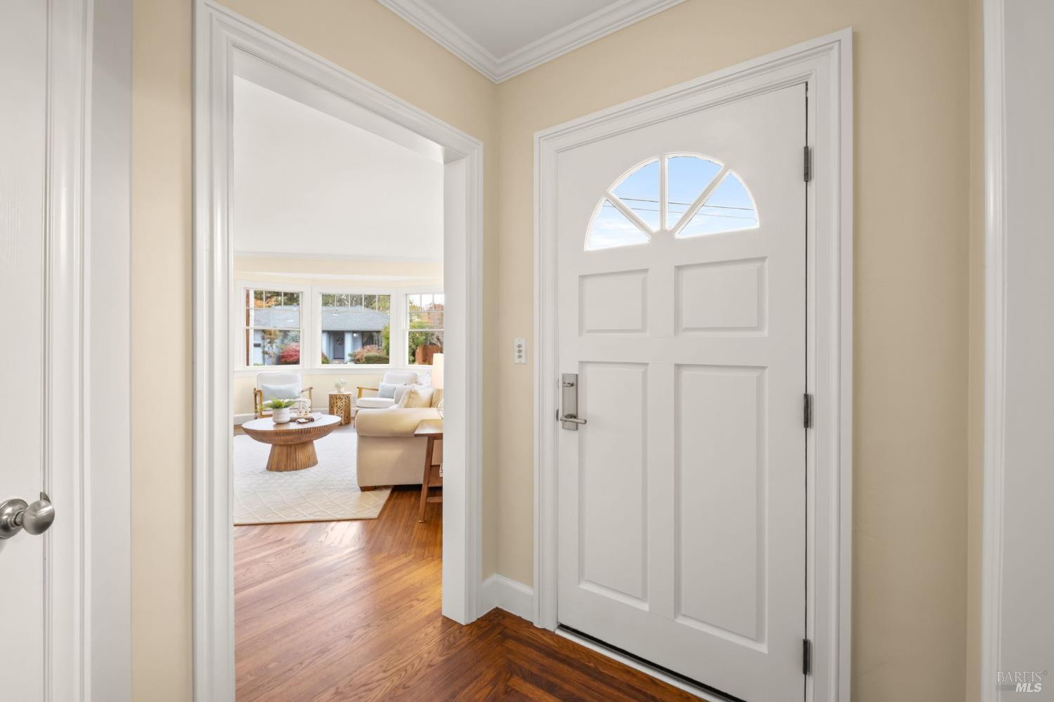 Detail Gallery Image 9 of 43 For 605 Baker St, Petaluma,  CA 94952 - 2 Beds | 1/1 Baths