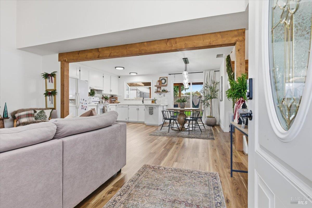 Detail Gallery Image 6 of 46 For 615 Chyrl Way, Suisun City,  CA 94585 - 3 Beds | 2 Baths