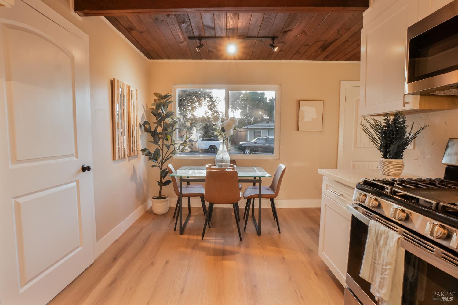 Detail Gallery Image 9 of 29 For Address Is Not Disclosed, San Pablo,  CA 94806 - 3 Beds | 1 Baths