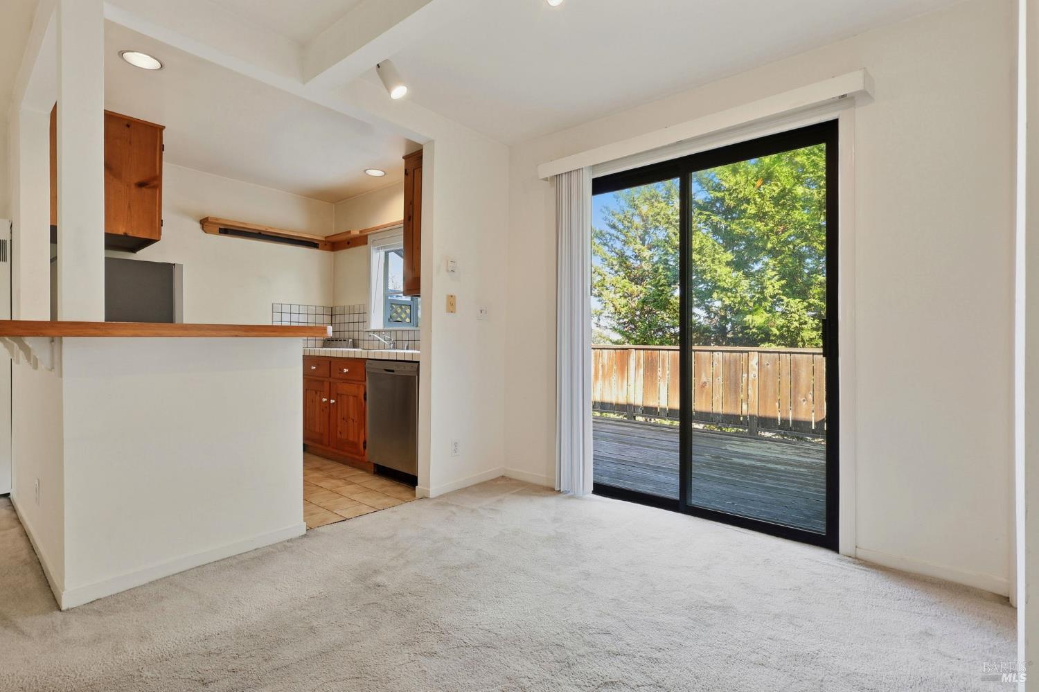 Detail Gallery Image 15 of 33 For 834 Meadowsweet Dr, Corte Madera,  CA 94925 - 3 Beds | 3 Baths