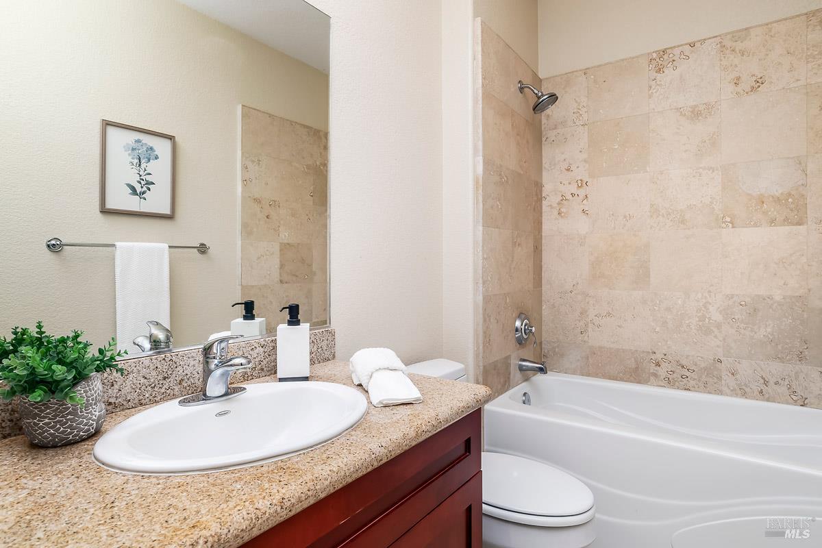 Detail Gallery Image 18 of 23 For 960 1st St, Sonoma,  CA 95476 - 3 Beds | 2/1 Baths