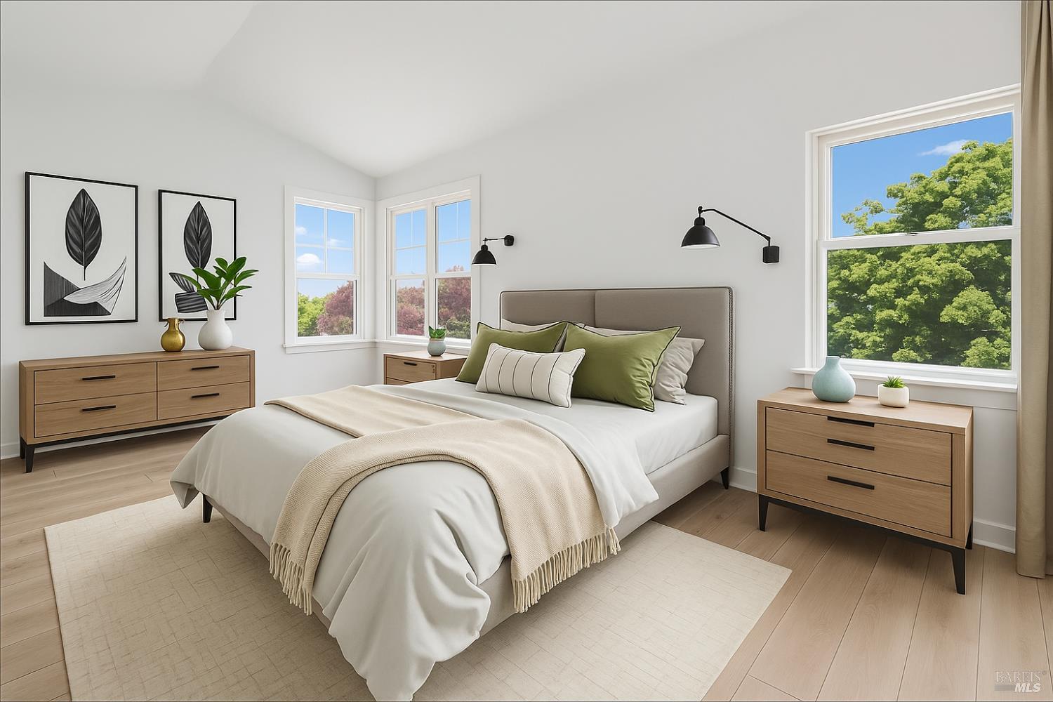 Detail Gallery Image 8 of 25 For 56 Waterside Cir, San Rafael,  CA 94903 - 4 Beds | 3/1 Baths