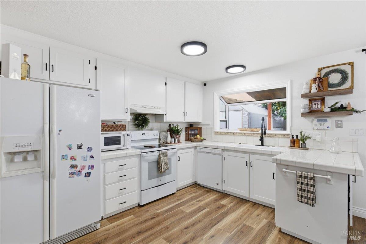 Detail Gallery Image 11 of 46 For 615 Chyrl Way, Suisun City,  CA 94585 - 3 Beds | 2 Baths