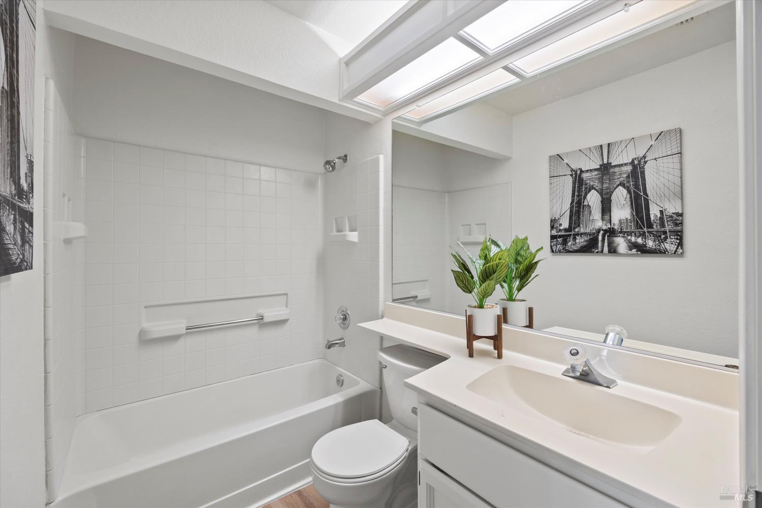 Detail Gallery Image 21 of 28 For 706 Peregrine Way, Vacaville,  CA 95687 - 3 Beds | 2/1 Baths