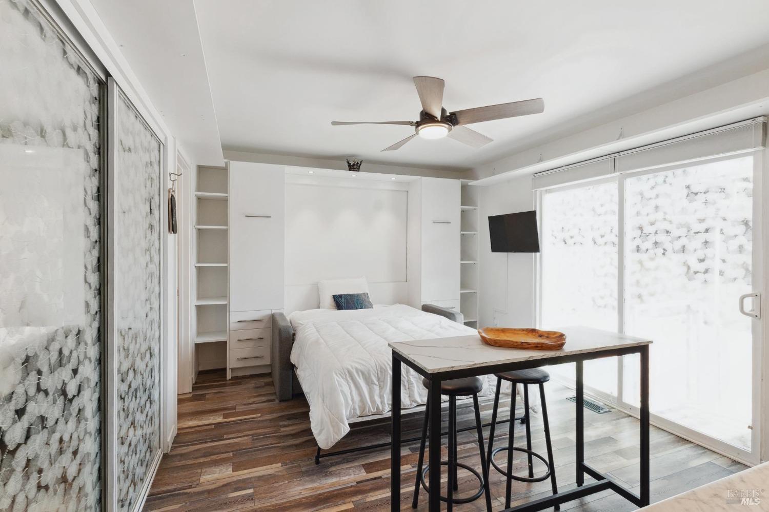 Detail Gallery Image 9 of 16 For 582 Fernando Dr a,  Novato,  CA 94945 - 0 Beds | 1 Baths