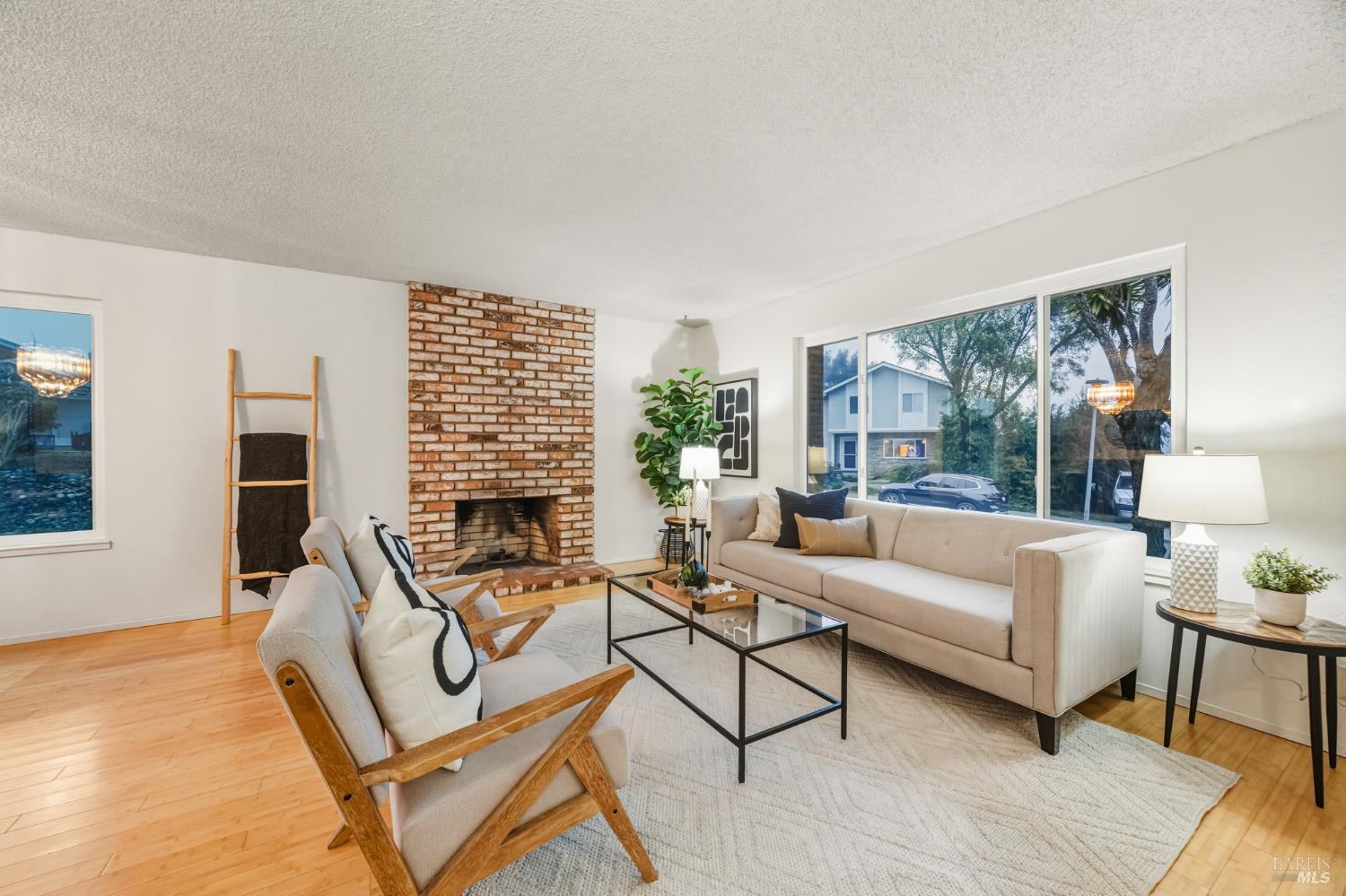 Detail Gallery Image 7 of 51 For 494 Mills Dr, Benicia,  CA 94510 - 4 Beds | 2/1 Baths