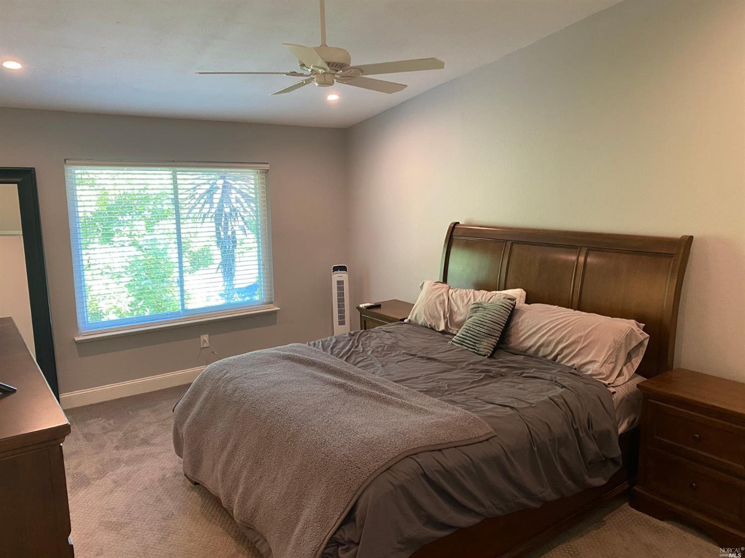 Detail Gallery Image 10 of 15 For 1791 Lindo St, Benicia,  CA 94510 - 2 Beds | 2/1 Baths