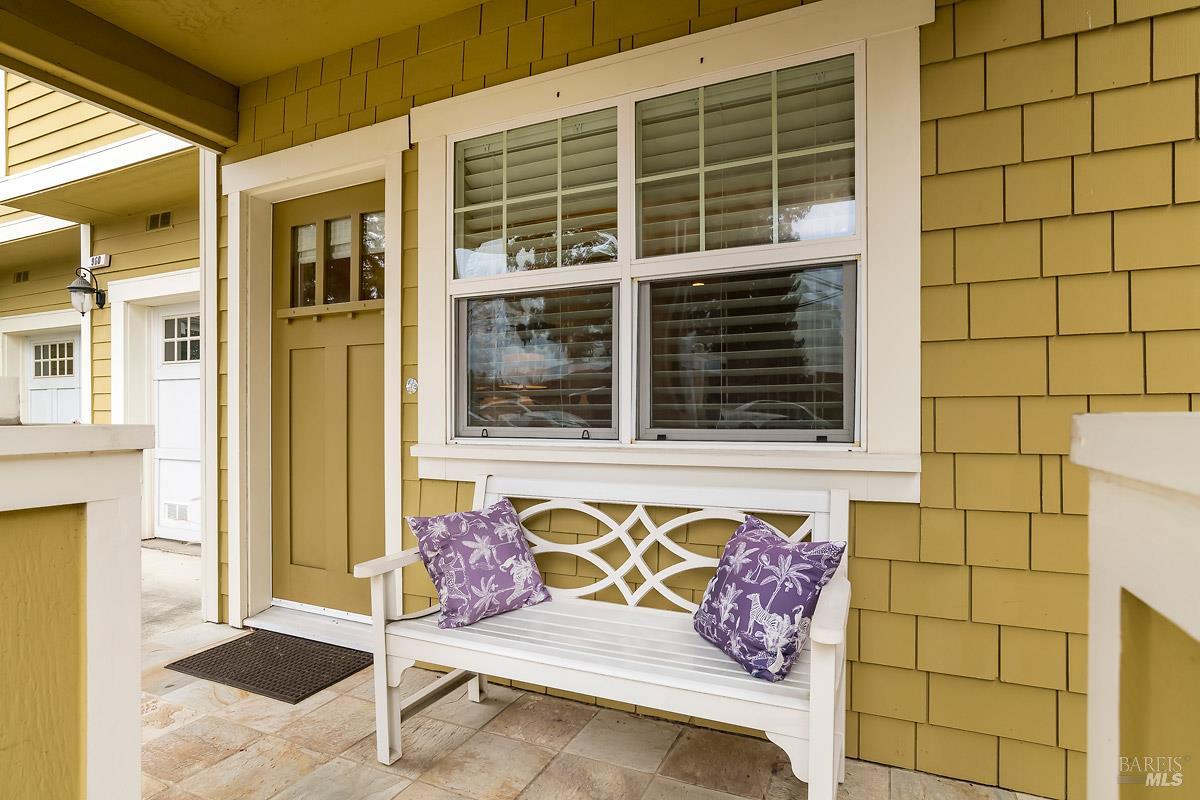 Detail Gallery Image 2 of 23 For 960 1st St, Sonoma,  CA 95476 - 3 Beds | 2/1 Baths