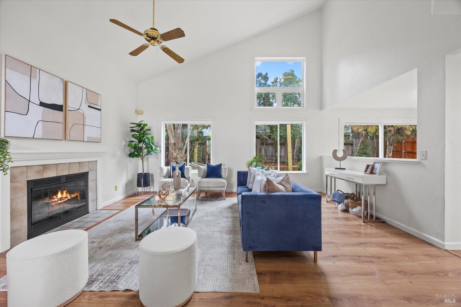 Detail Gallery Image 6 of 28 For 706 Peregrine Way, Vacaville,  CA 95687 - 3 Beds | 2/1 Baths