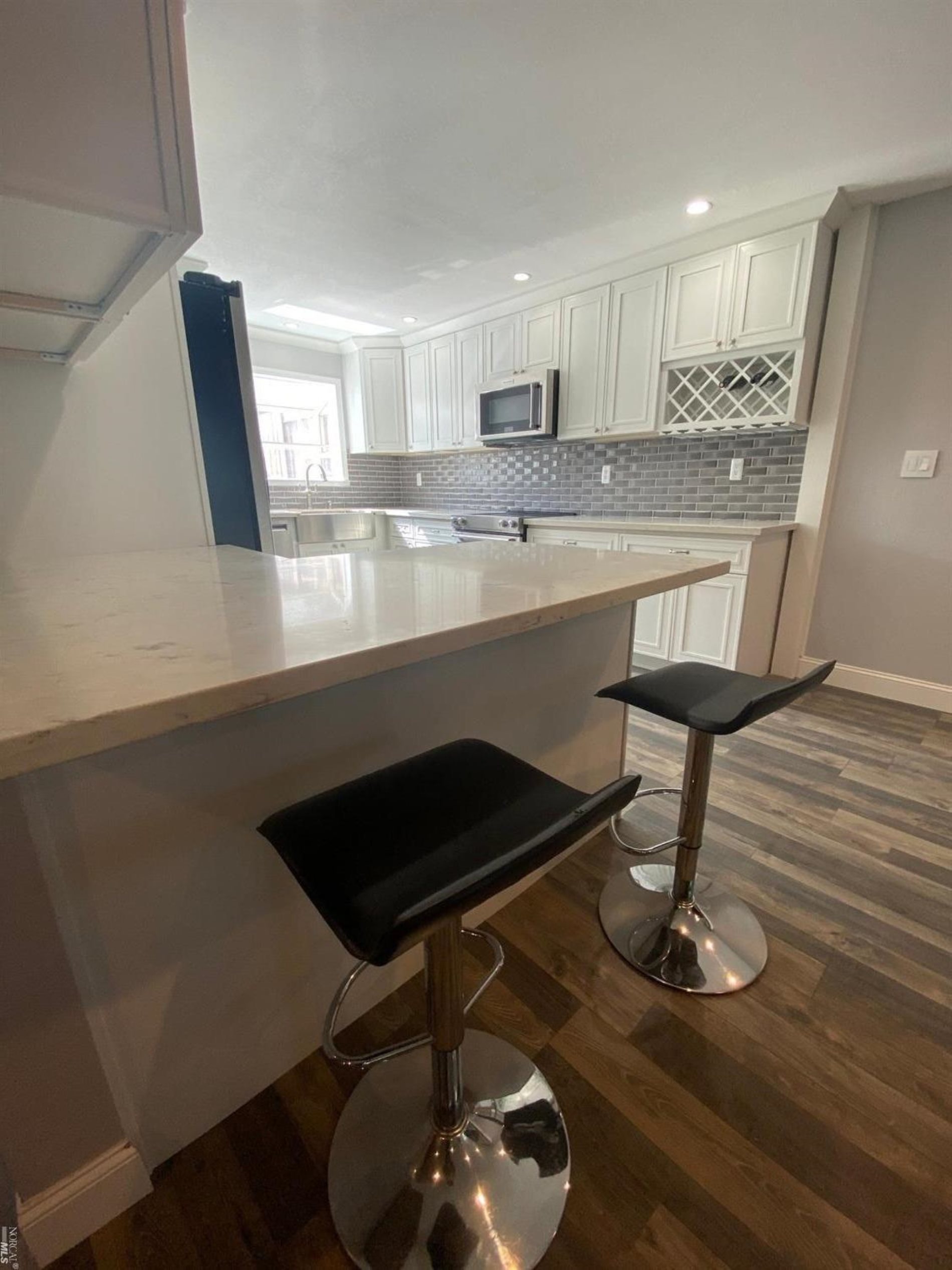 Detail Gallery Image 6 of 15 For 1791 Lindo St, Benicia,  CA 94510 - 2 Beds | 2/1 Baths