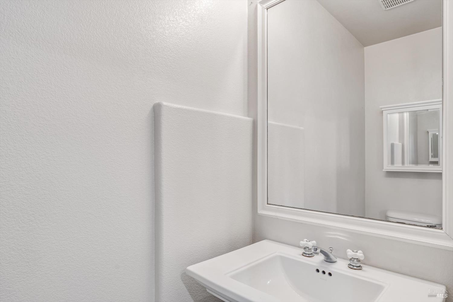 Detail Gallery Image 11 of 28 For 772 Mcclelland Dr, Windsor,  CA 95492 - 3 Beds | 2/1 Baths