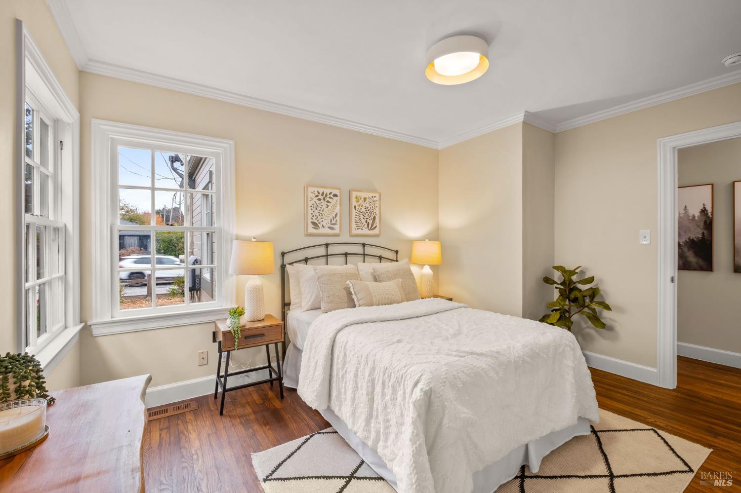 Detail Gallery Image 5 of 43 For 605 Baker St, Petaluma,  CA 94952 - 2 Beds | 1/1 Baths