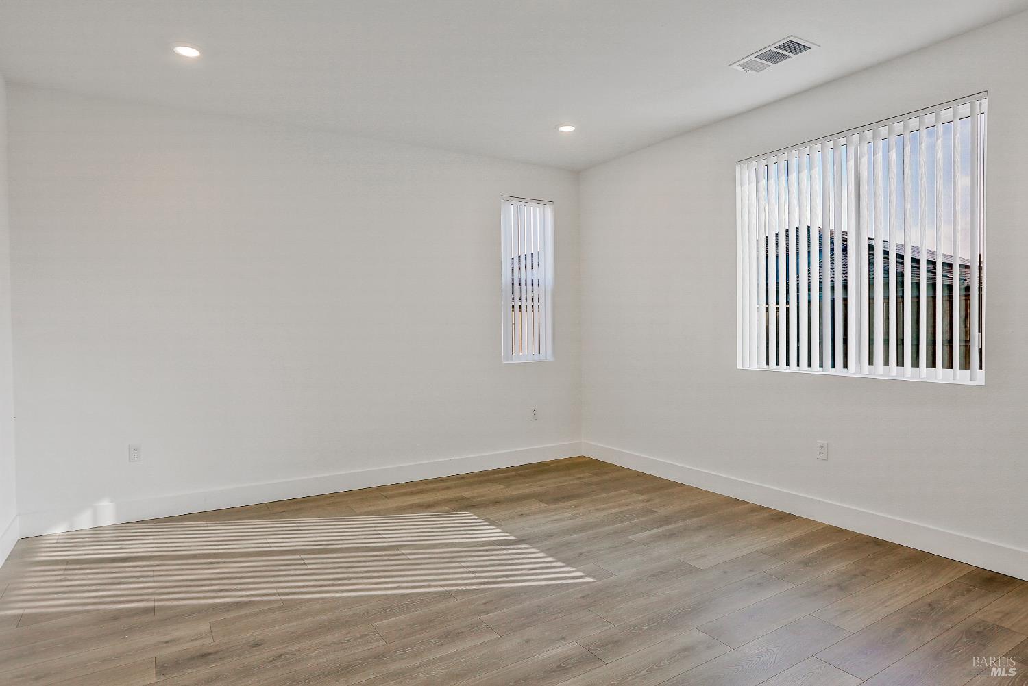 Detail Gallery Image 28 of 35 For 519 Leveler Dr, Vacaville,  CA 95687 - 4 Beds | 3 Baths