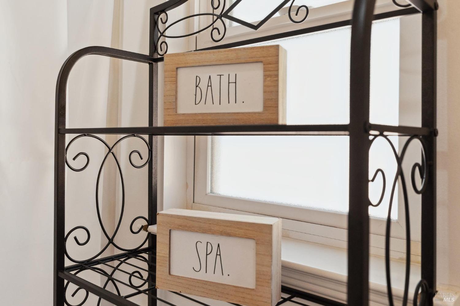 Detail Gallery Image 11 of 16 For 582 Fernando Dr a,  Novato,  CA 94945 - 0 Beds | 1 Baths