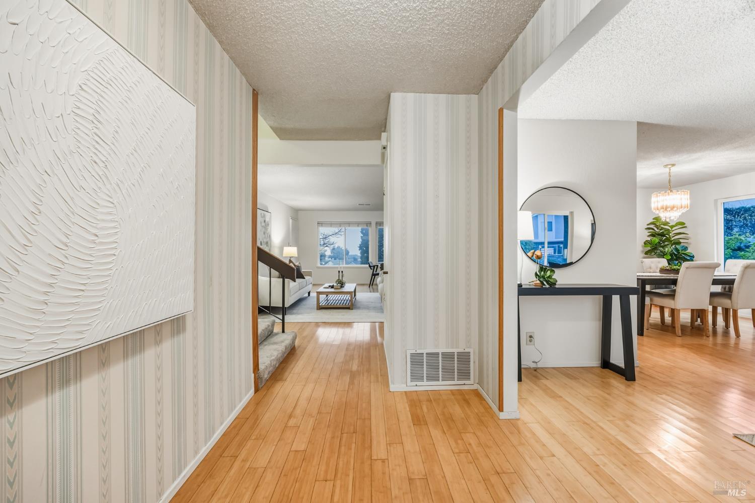 Detail Gallery Image 3 of 51 For 494 Mills Dr, Benicia,  CA 94510 - 4 Beds | 2/1 Baths