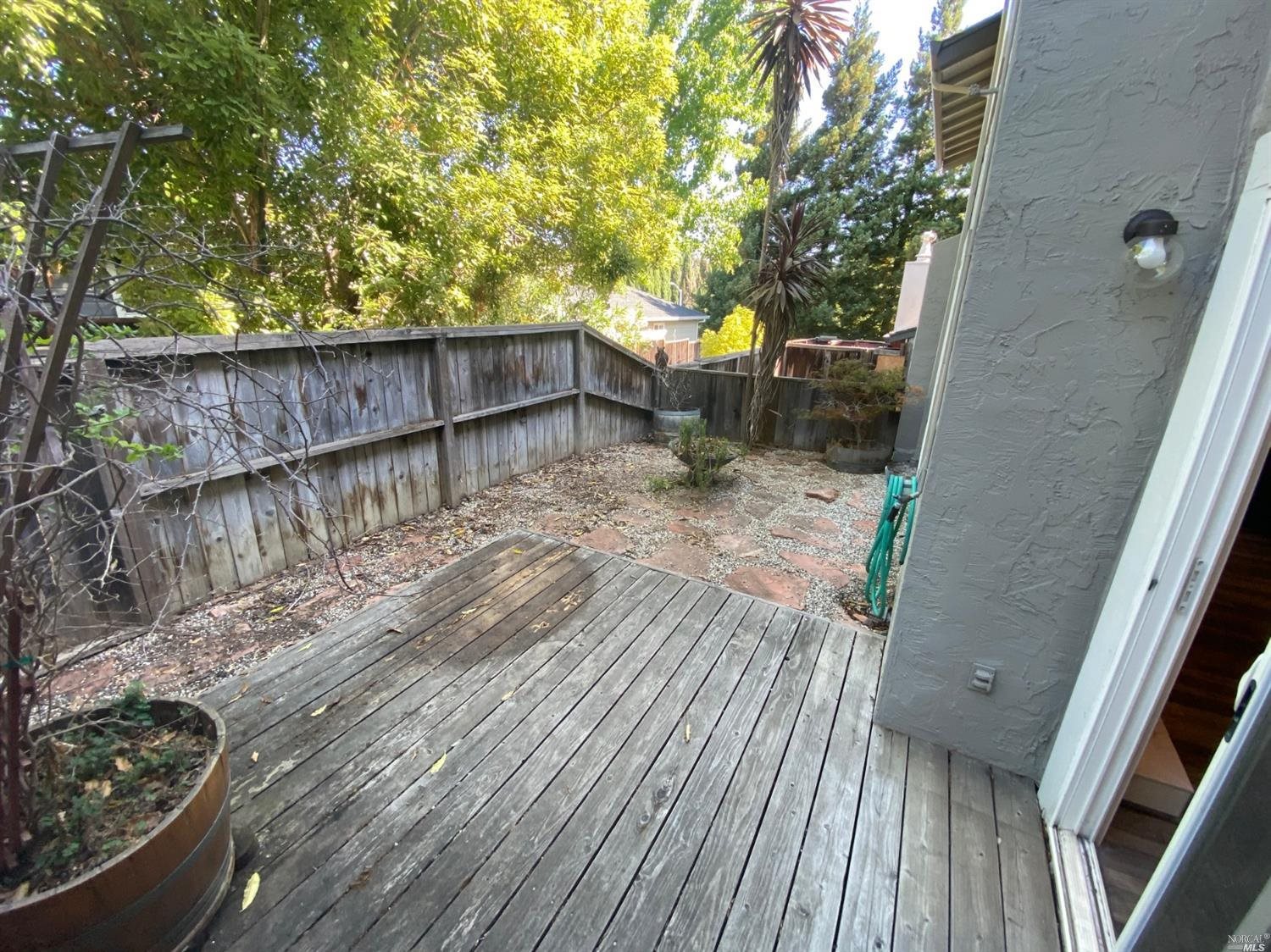 Detail Gallery Image 14 of 15 For 1791 Lindo St, Benicia,  CA 94510 - 2 Beds | 2/1 Baths