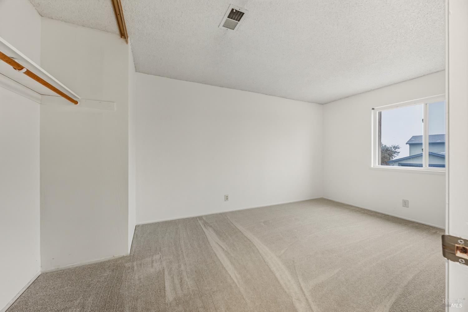 Detail Gallery Image 31 of 51 For 494 Mills Dr, Benicia,  CA 94510 - 4 Beds | 2/1 Baths