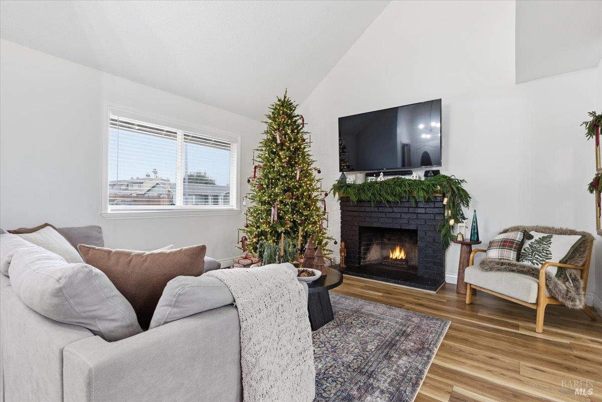 Detail Gallery Image 8 of 46 For 615 Chyrl Way, Suisun City,  CA 94585 - 3 Beds | 2 Baths