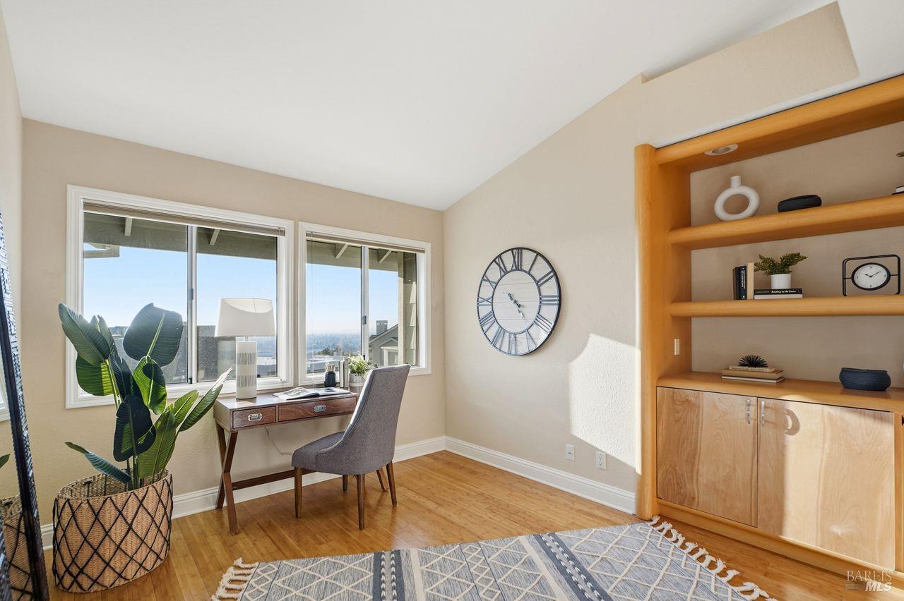 Detail Gallery Image 14 of 34 For 2125 Stonefield Ln, Santa Rosa,  CA 95403 - 2 Beds | 2/1 Baths