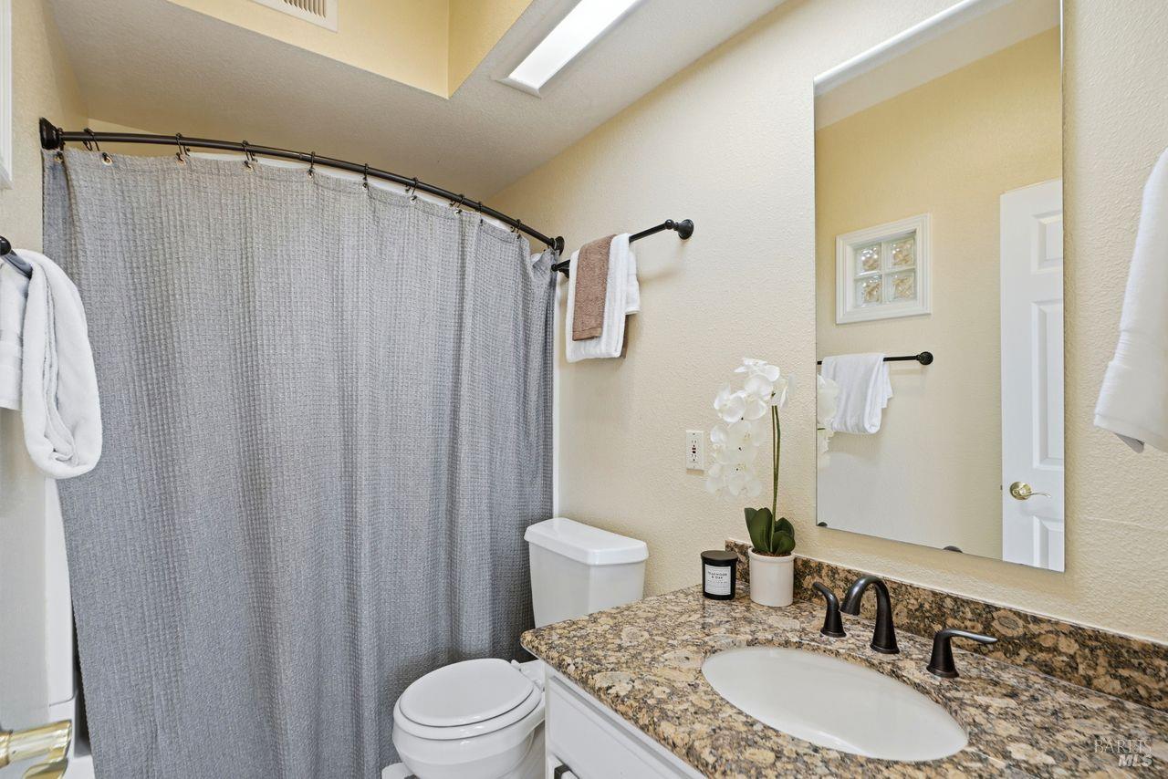 Detail Gallery Image 29 of 34 For 2125 Stonefield Ln, Santa Rosa,  CA 95403 - 2 Beds | 2/1 Baths