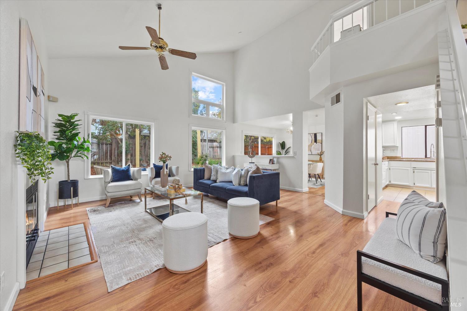 Detail Gallery Image 4 of 28 For 706 Peregrine Way, Vacaville,  CA 95687 - 3 Beds | 2/1 Baths