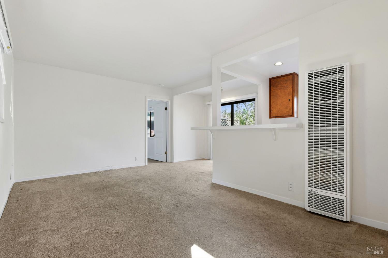 Detail Gallery Image 4 of 33 For 834 Meadowsweet Dr, Corte Madera,  CA 94925 - 3 Beds | 3 Baths