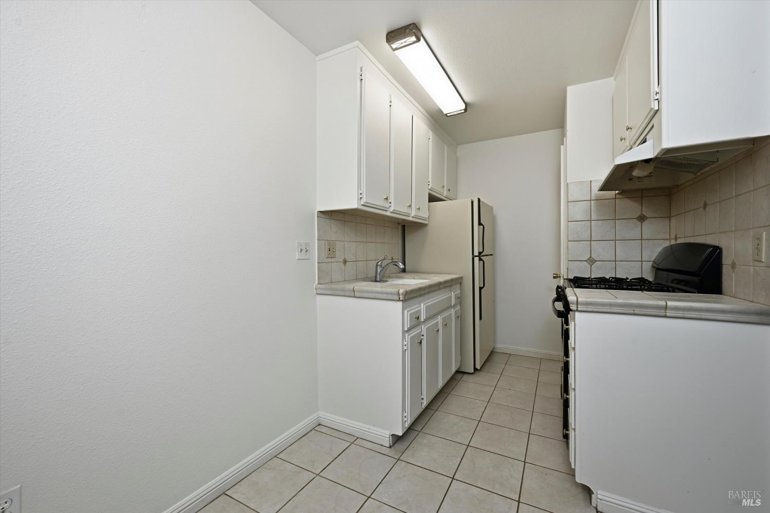 Detail Gallery Image 5 of 27 For 1213 Fair Oaks Ave, Santa Rosa,  CA 95404 - – Beds | – Baths