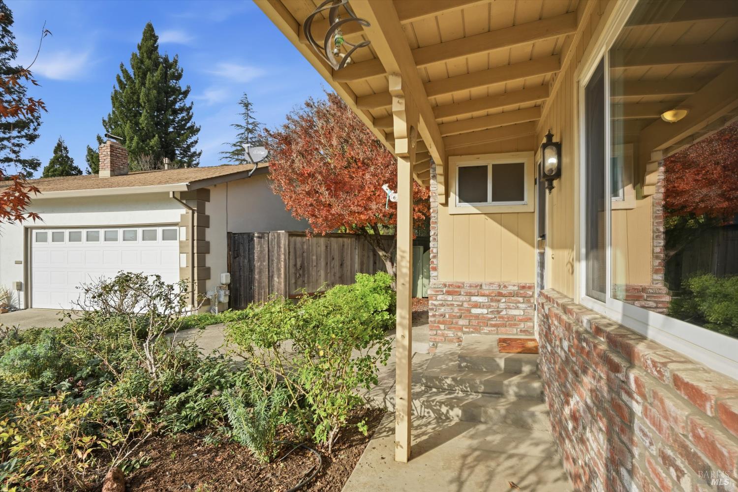Detail Gallery Image 27 of 38 For 220 Cedar Cir, Healdsburg,  CA 95448 - 2 Beds | 2 Baths