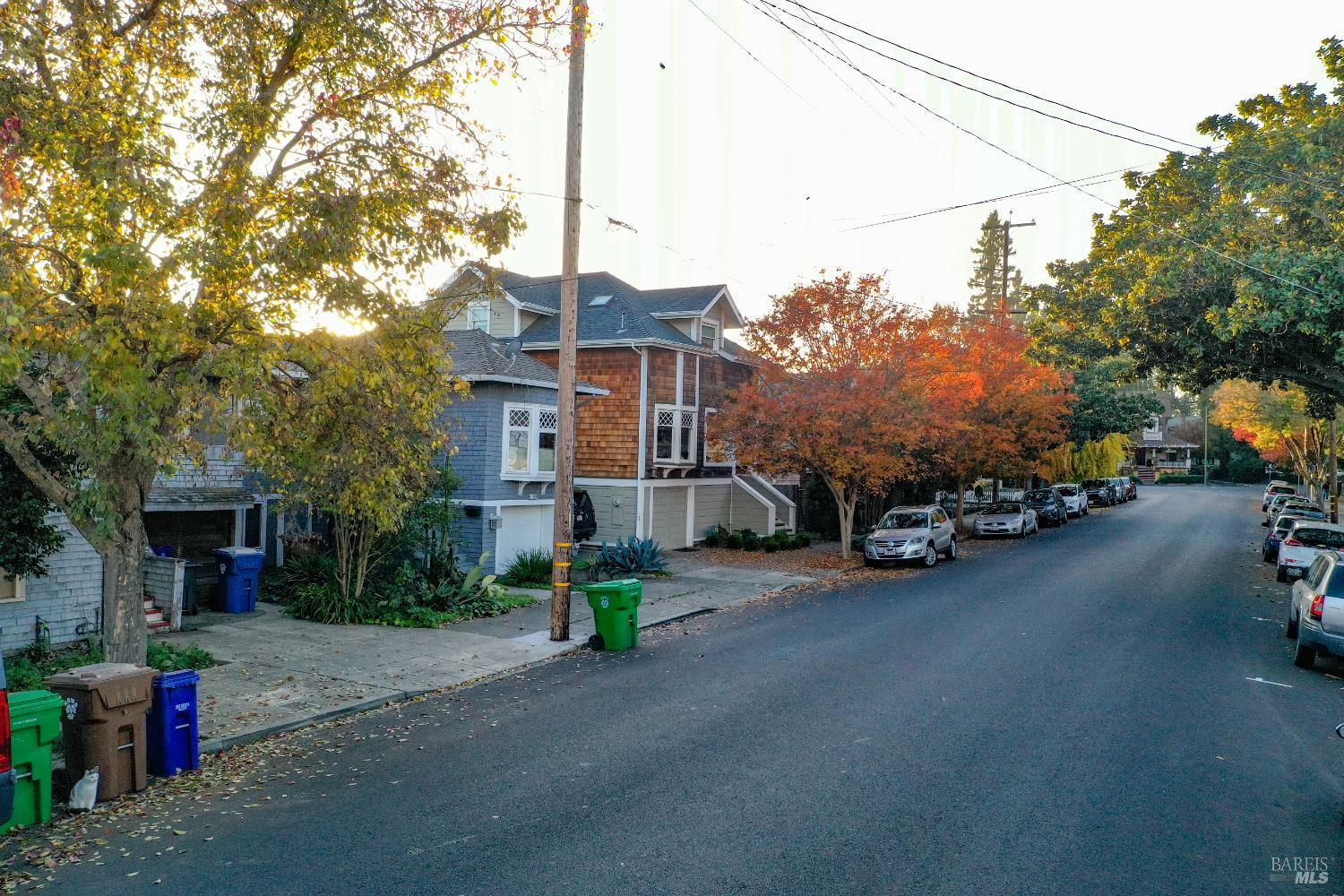 Detail Gallery Image 2 of 44 For 1453 Calistoga Ave, Napa,  CA 94559 - 2 Beds | 1 Baths