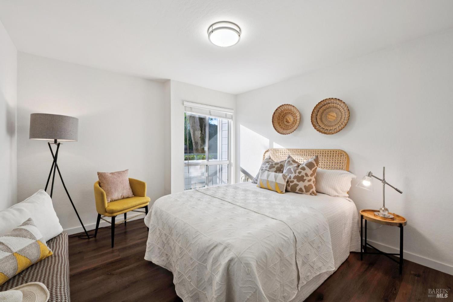 Detail Gallery Image 21 of 30 For 310 Larkspur Plaza Dr, Larkspur,  CA 94939 - 2 Beds | 1 Baths