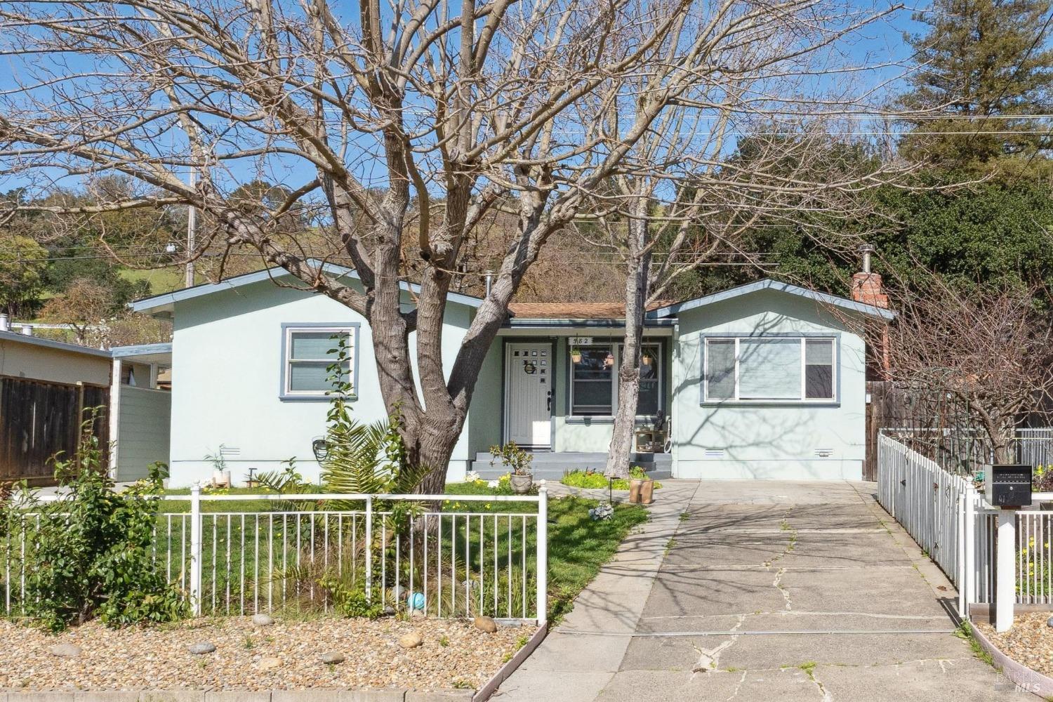 Detail Gallery Image 14 of 16 For 582 Fernando Dr a,  Novato,  CA 94945 - 0 Beds | 1 Baths