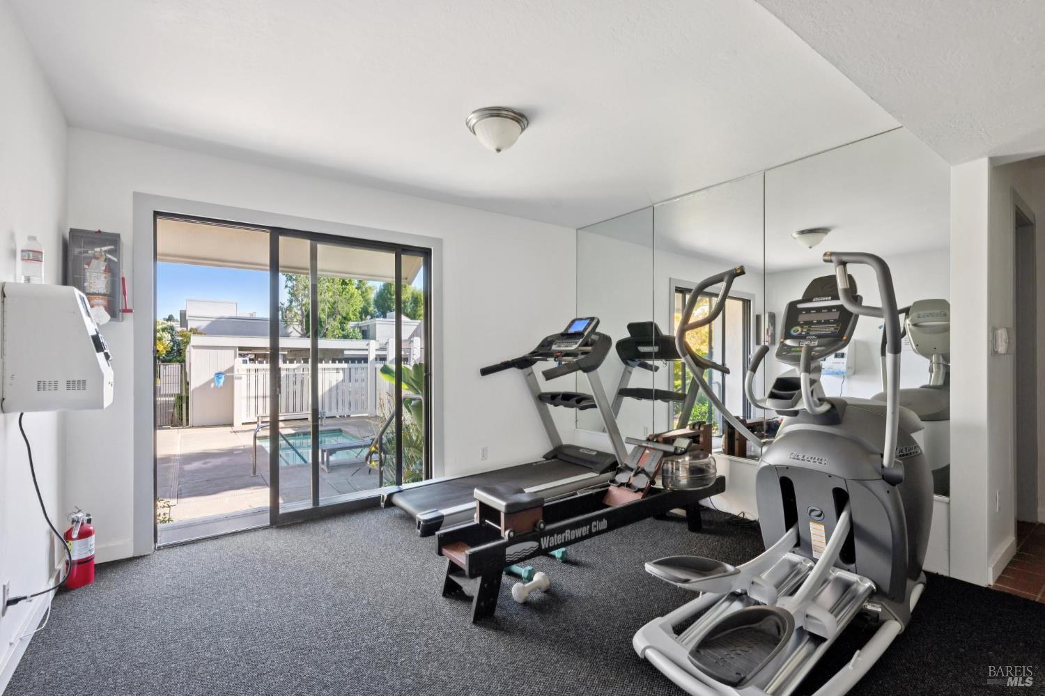 Detail Gallery Image 28 of 30 For 310 Larkspur Plaza Dr, Larkspur,  CA 94939 - 2 Beds | 1 Baths