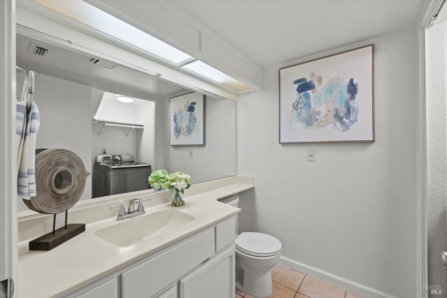 Detail Gallery Image 14 of 28 For 706 Peregrine Way, Vacaville,  CA 95687 - 3 Beds | 2/1 Baths