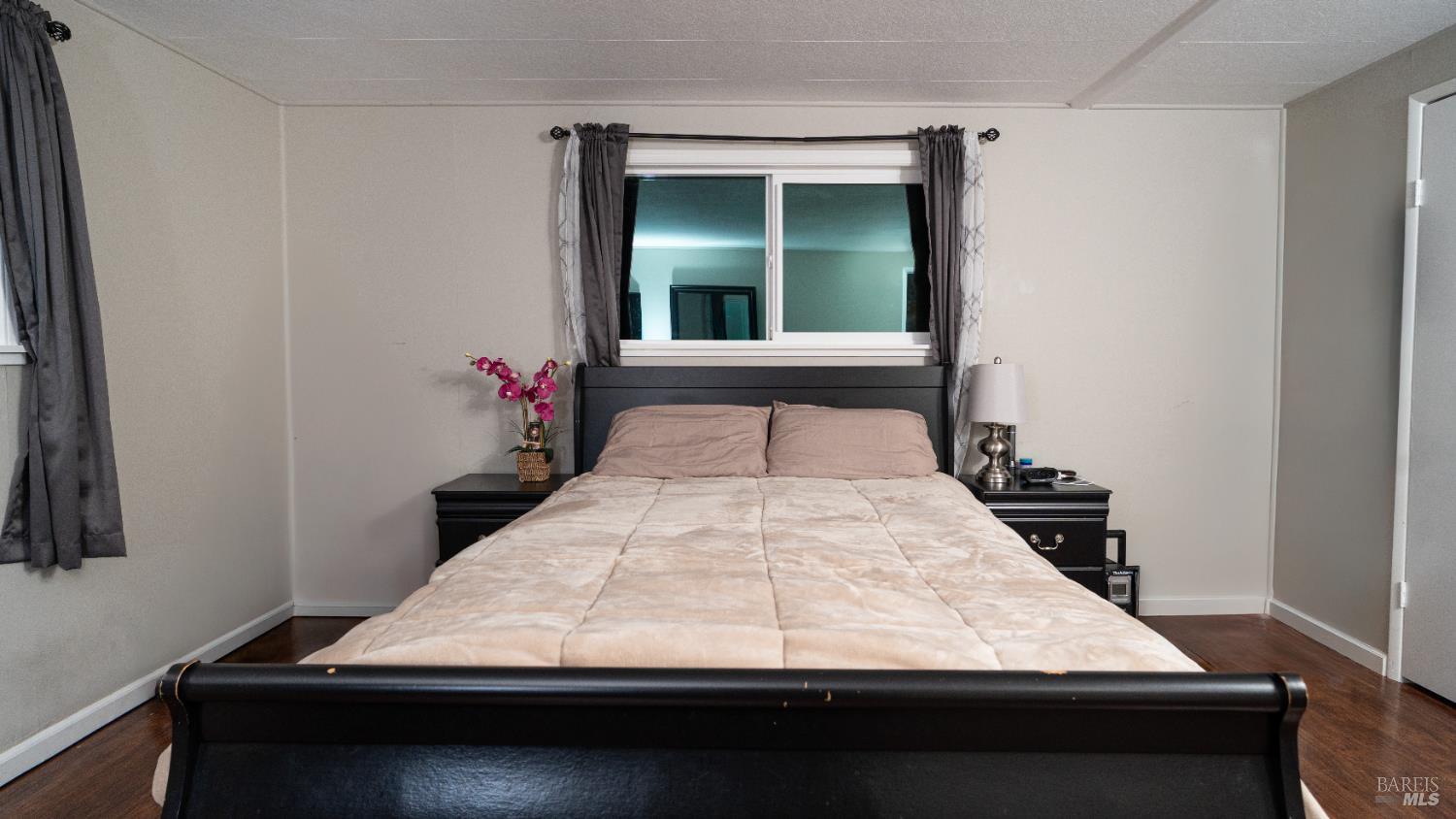 Detail Gallery Image 35 of 53 For 401 Frisbie Ave, Santa Rosa,  CA 95407 - 3 Beds | 2 Baths