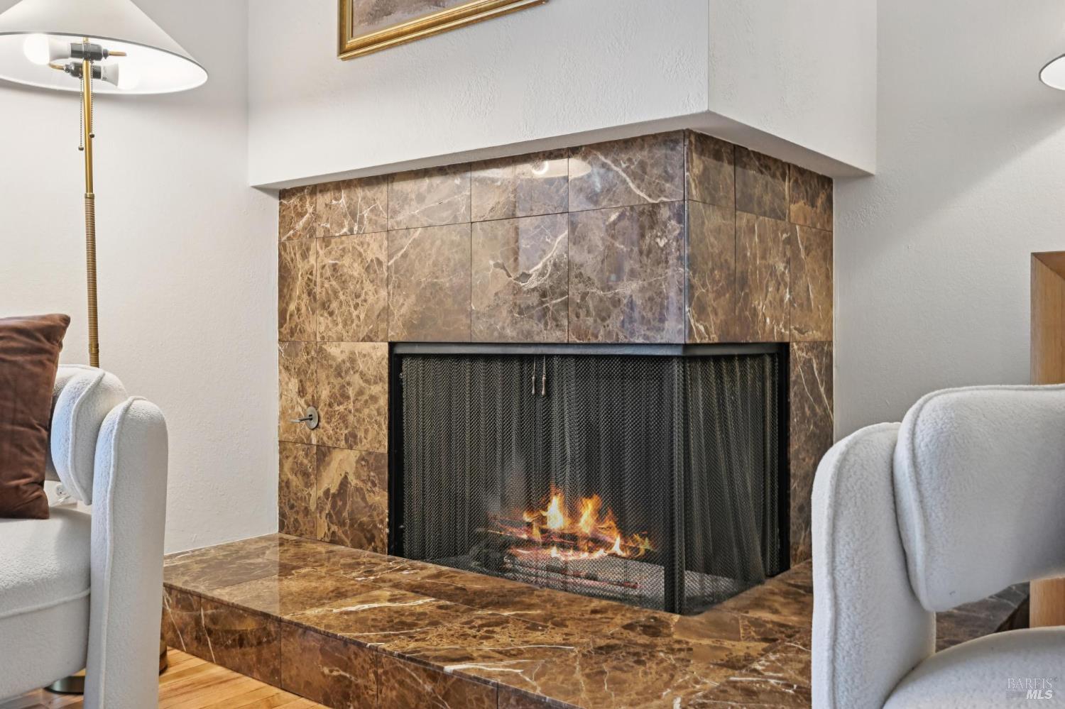 Detail Gallery Image 4 of 21 For 405 Sylvia Way, San Rafael,  CA 94903 - 3 Beds | 2/1 Baths