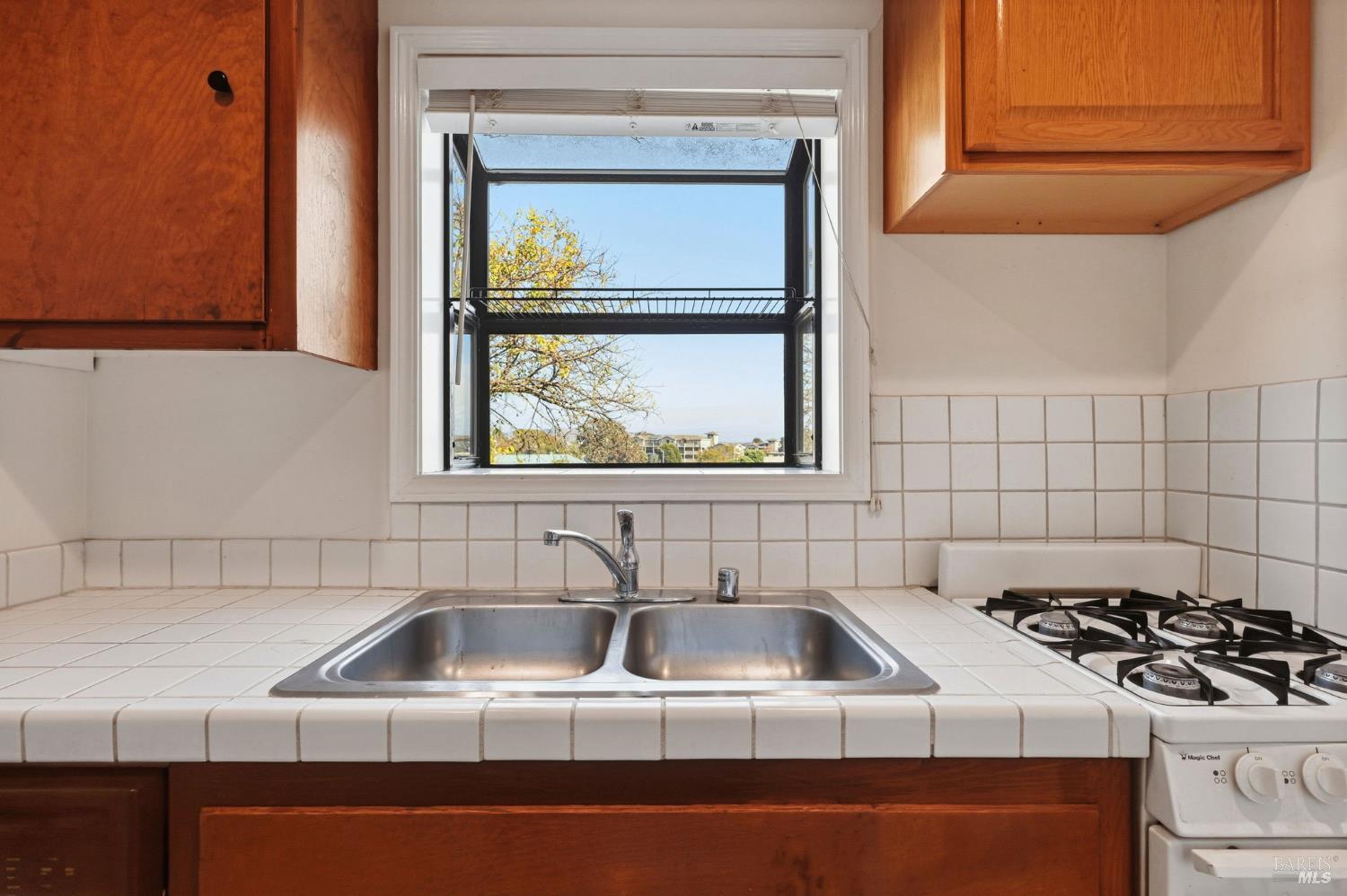 Detail Gallery Image 11 of 33 For 834 Meadowsweet Dr, Corte Madera,  CA 94925 - 3 Beds | 3 Baths