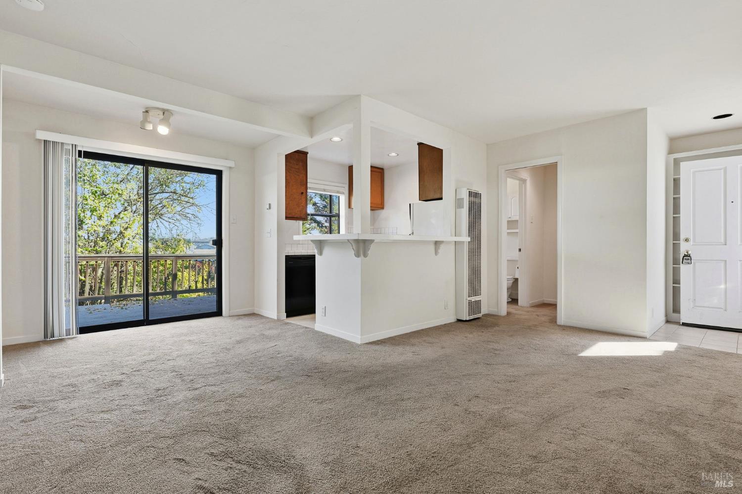 Detail Gallery Image 7 of 33 For 834 Meadowsweet Dr, Corte Madera,  CA 94925 - 3 Beds | 3 Baths