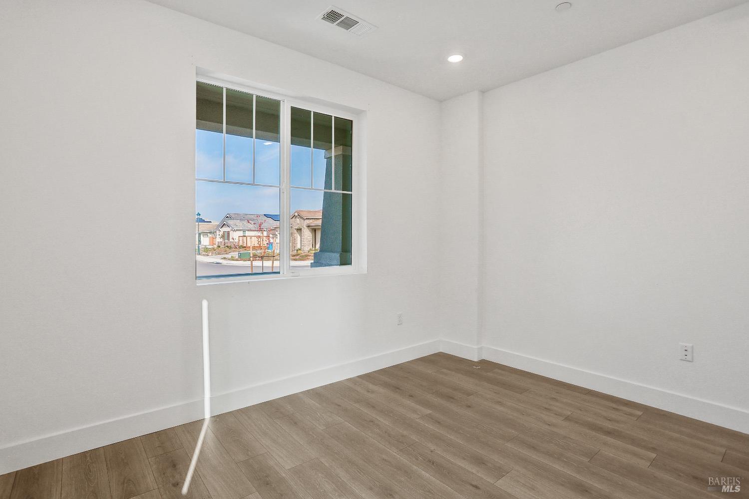 Detail Gallery Image 30 of 35 For 519 Leveler Dr, Vacaville,  CA 95687 - 4 Beds | 3 Baths