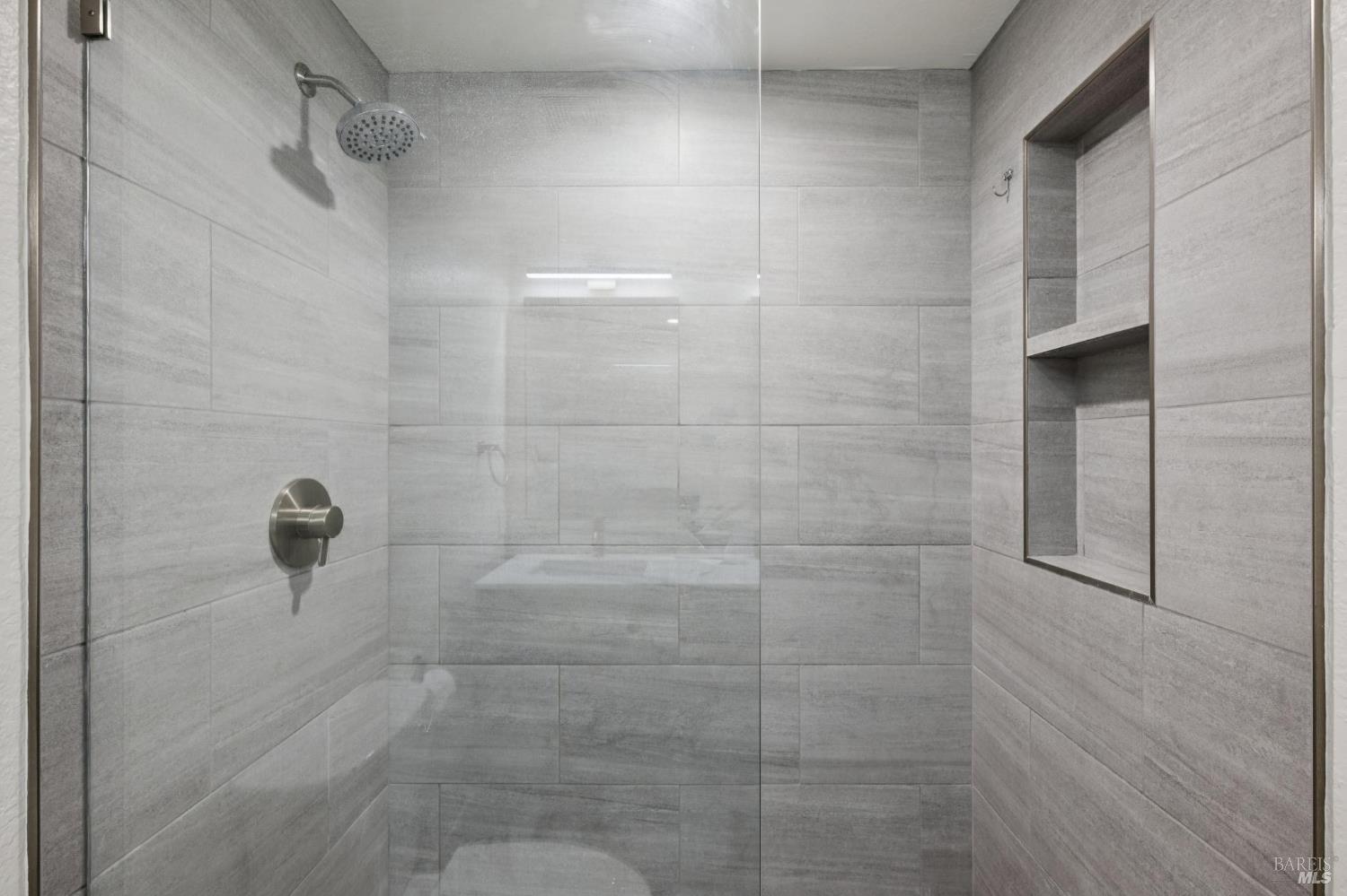 Detail Gallery Image 18 of 30 For 310 Larkspur Plaza Dr, Larkspur,  CA 94939 - 2 Beds | 1 Baths