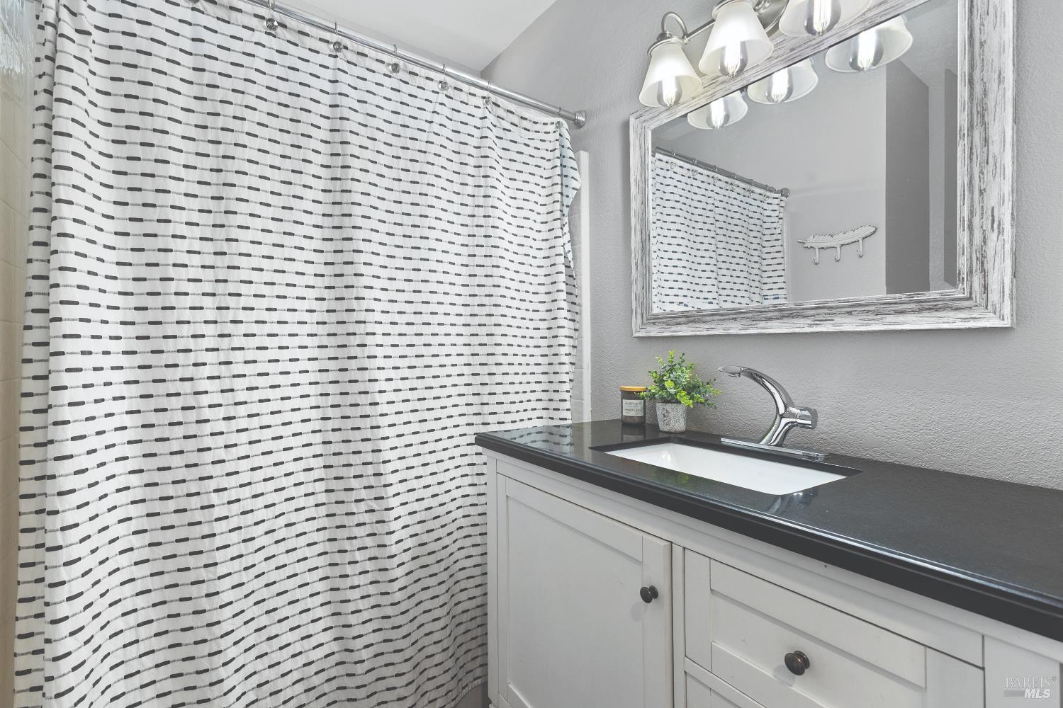 Detail Gallery Image 32 of 47 For 6417 Yale St, Windsor,  CA 95492 - 3 Beds | 2/1 Baths