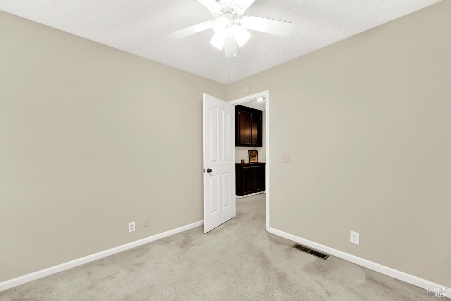 Detail Gallery Image 27 of 33 For 805 Gazebo Ct, Suisun City,  CA 94585 - 4 Beds | 2/1 Baths