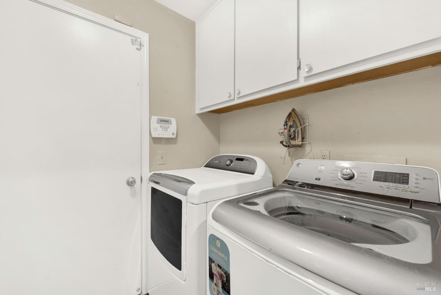 Detail Gallery Image 17 of 33 For 805 Gazebo Ct, Suisun City,  CA 94585 - 4 Beds | 2/1 Baths