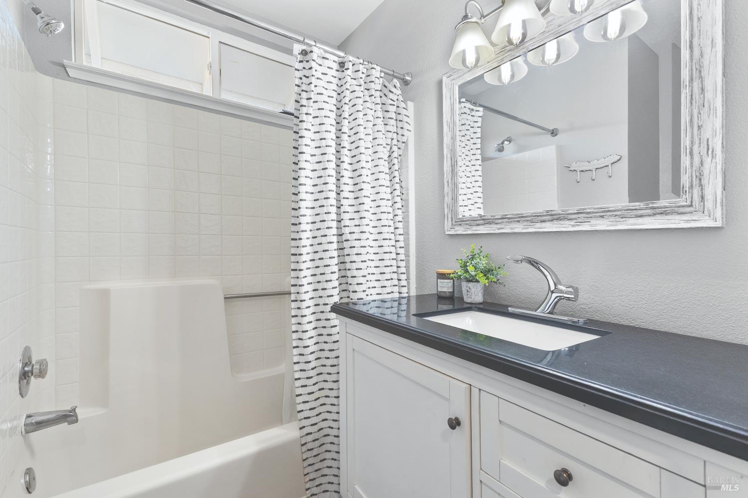 Detail Gallery Image 33 of 47 For 6417 Yale St, Windsor,  CA 95492 - 3 Beds | 2/1 Baths