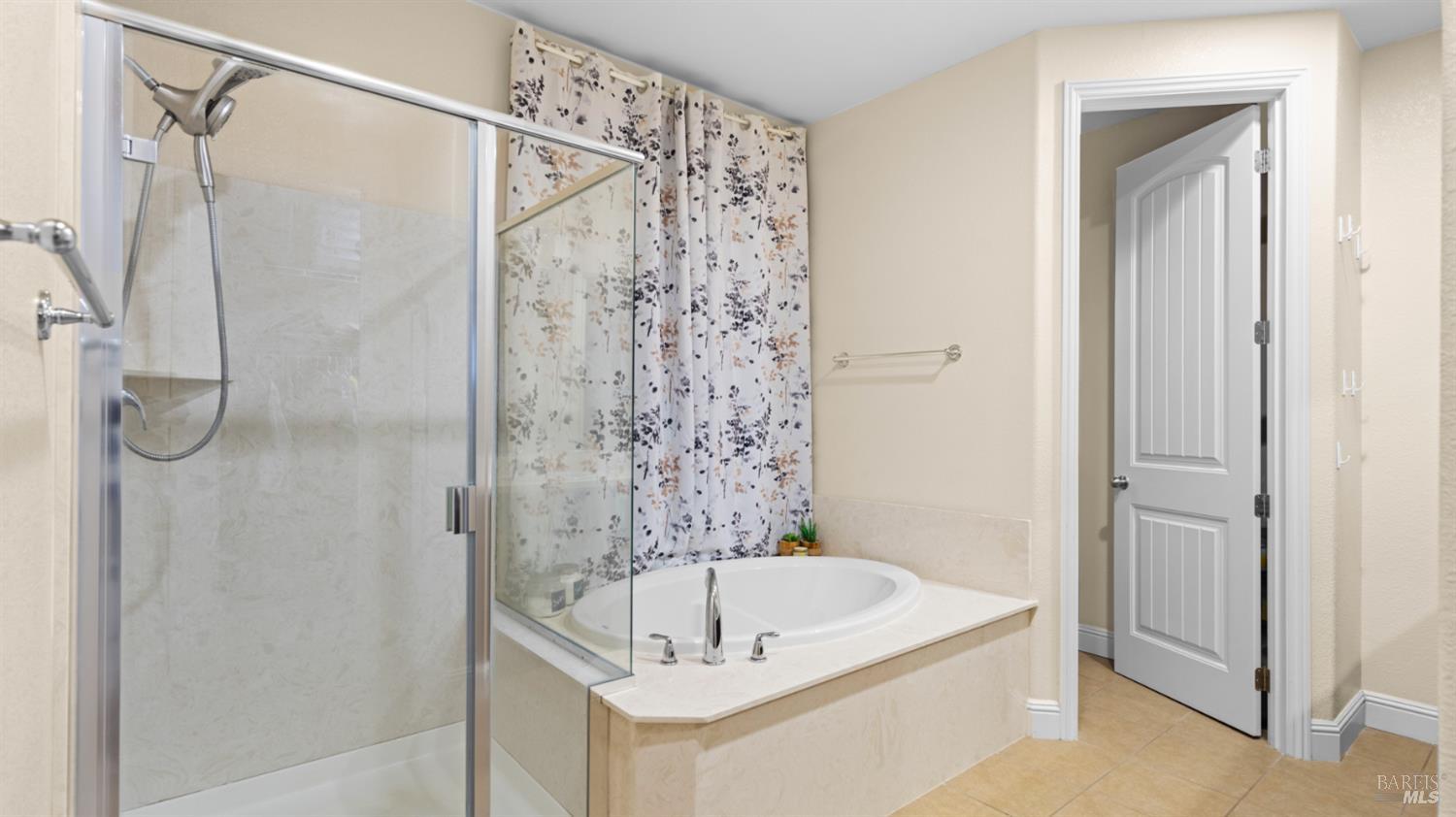 Detail Gallery Image 38 of 46 For 931 Noble Rd, Vacaville,  CA 95688 - 5 Beds | 3 Baths