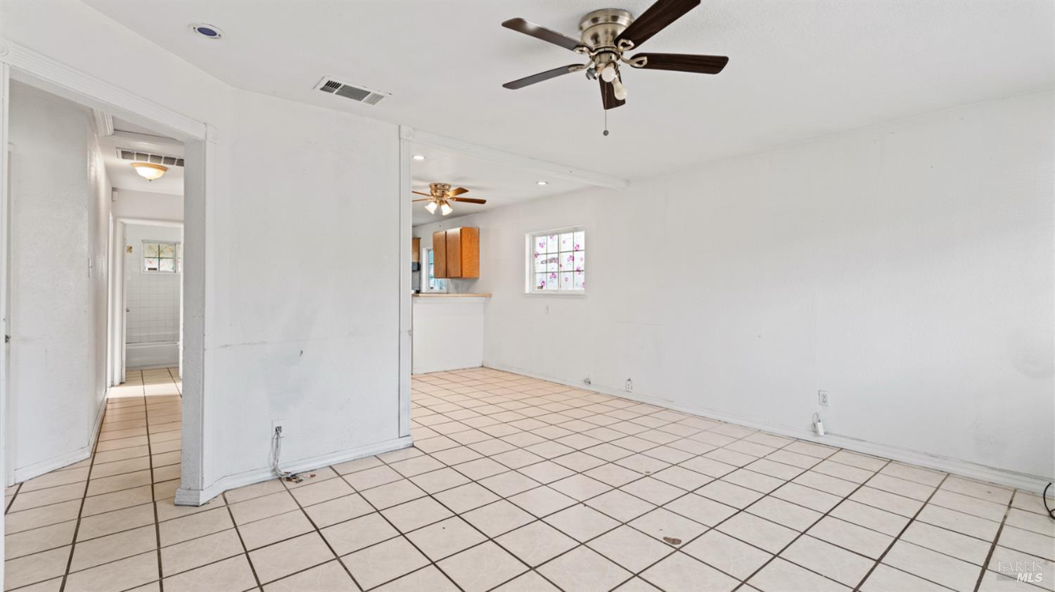 Detail Gallery Image 2 of 34 For 105 Phelan Ave, Vallejo,  CA 94590 - 4 Beds | 2 Baths